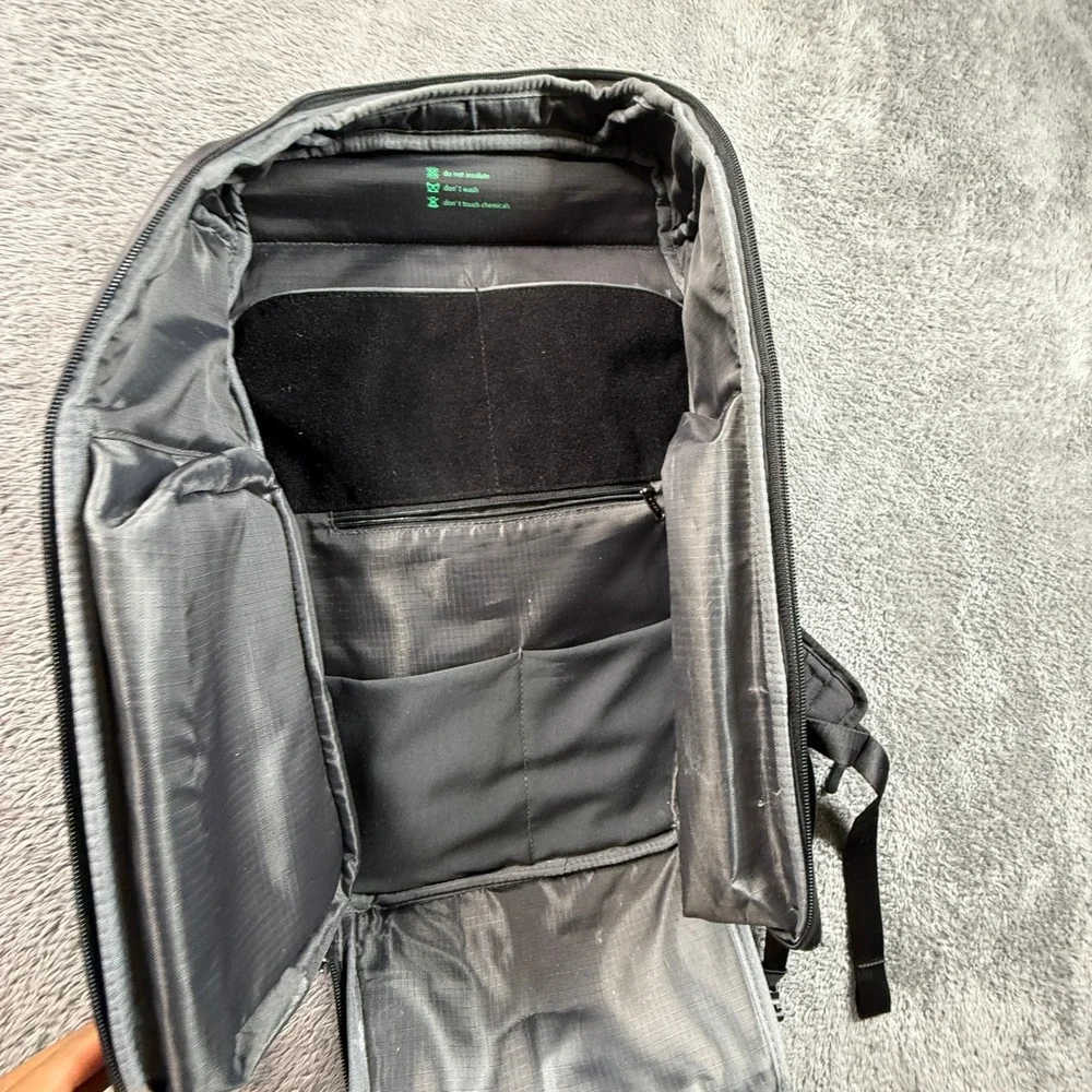 KORIN Design FlipPack Backpack Unisex Large Black Good Anti-Theft Laptop Bag
